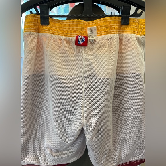 Cleveland Cavaliers Men’s Large Swimsuit - Picture 6 of 9